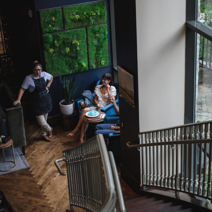 moss-wall-art-coffee-shop-B